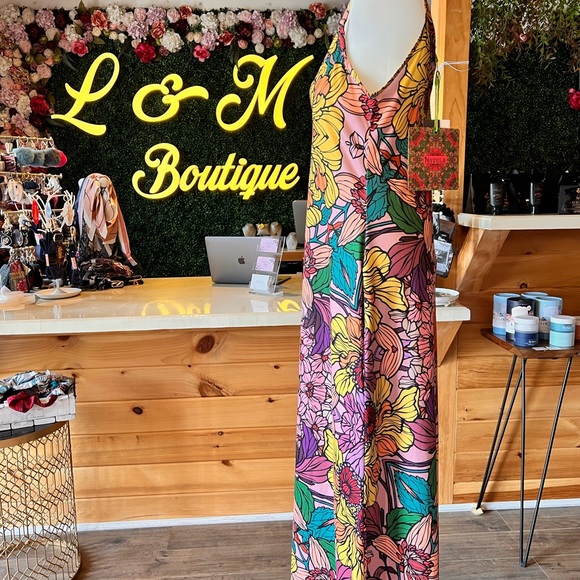 Nuvula Golden Garden Maxi Dress - Picture 7 of 8